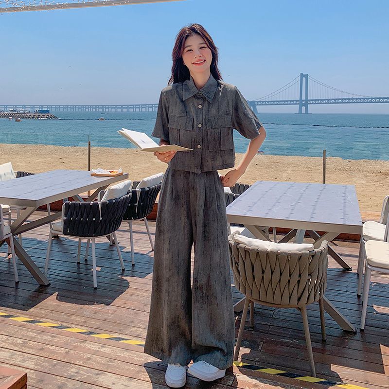 韓国の半袖シャツ ワイドパンツ 2セット 夏 2025年新作 カジュアル・スーツ 韓国 セットアップ セットアップ スウェット セットアップ 韓国の半袖シャツ ワイドパンツ 2セット 夏 2025年新作 カジュアル・スーツ 韓国 セットアップ セットアップ スウェット セットアップ