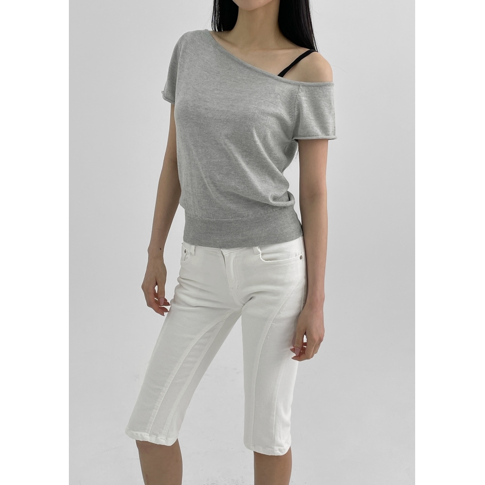 ブラックアップ [MADE] ケリー アシンメトリック オフショルダー ニット