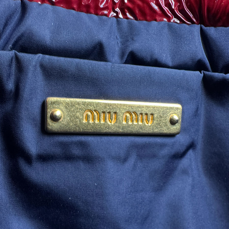 ミュウミュウ MIUMIU クラッチバッグ パテントレザー ダークレッド ゴールド レディース z5402 ミュウミュウ MIUMIU クラッチバッグ パテントレザー ダークレッド ゴールド レディース z5402