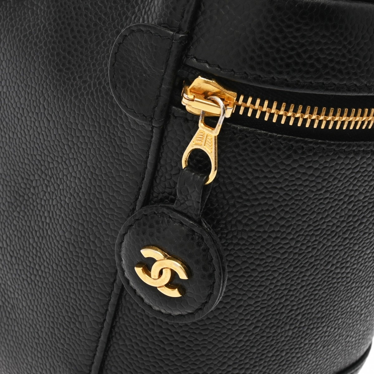 縦型バニティ ブラック A01998 レディース キャビアスキン ハンドバッグ ABランク 中古 銀蔵 縦型バニティ ブラック A01998 レディース キャビアスキン ハンドバッグ ABランク 中古 銀蔵