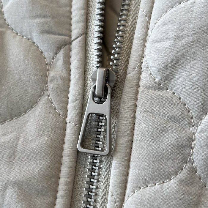 キルティング ジャケット レディース 秋 冬 ノーカラー キルティングジャケット 中綿 軽い 薄手 アウター コート ジャケット ふんわり スッキリ 大きいサイズ 大人 シンプル 着回し 防寒 上品