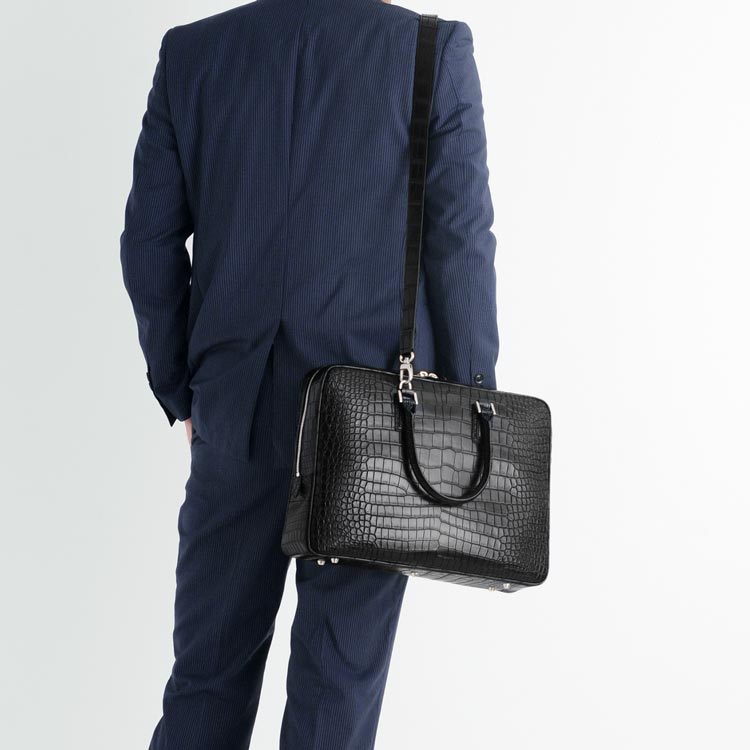 スモール クロコダイル ブリーフケース センター取り マット 加工 メンズ 本革 ポロサス A4 ビジネス バッグ ショルダーベルト 付き 保証書 付き 内装 バイカラー ラムレザー 通勤 ギフト プ スモール クロコダイル ブリーフケース センター取り マット 加工 メンズ 本革 ポロサス A4 ビジネス バッグ ショルダーベルト 付き 保証書 付き 内装 バイカラー ラムレザー 通勤 ギフト プ