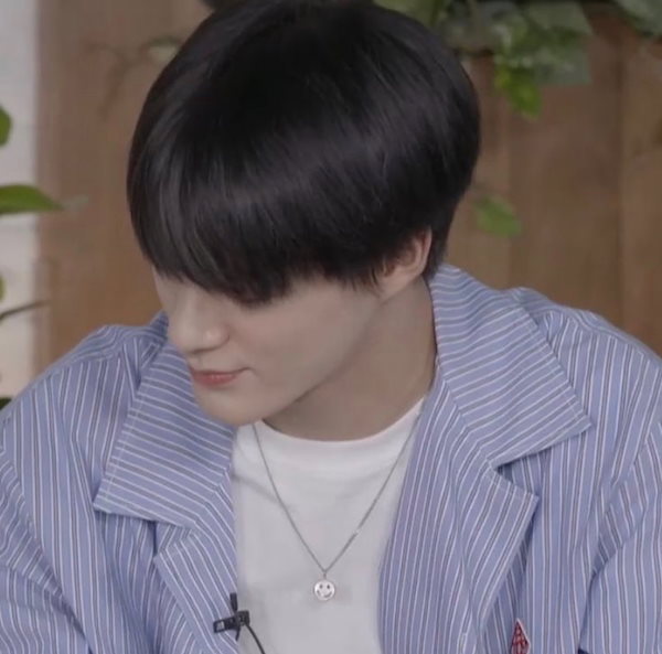 Qoo10] BLACK PURPLE 【NCT ASTRO チャウヌ 着用】H