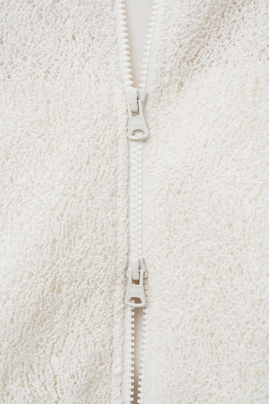 【INSILENCE】 LACE ZIP-UP JUMPER : IVORY
