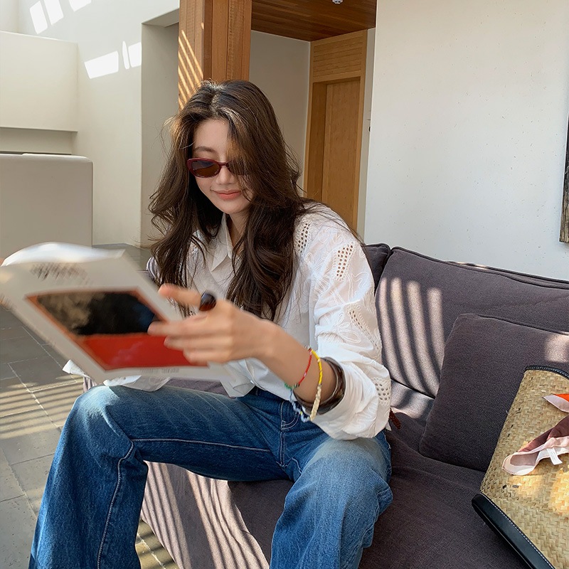 長いxierフランスの長袖の女性のための長袖の白いシャツ2025年春春新しい中空の高級光豪華な女性のトップ 長いxierフランスの長袖の女性のための長袖の白いシャツ2025年春春新しい中空の高級光豪華な女性のトップ