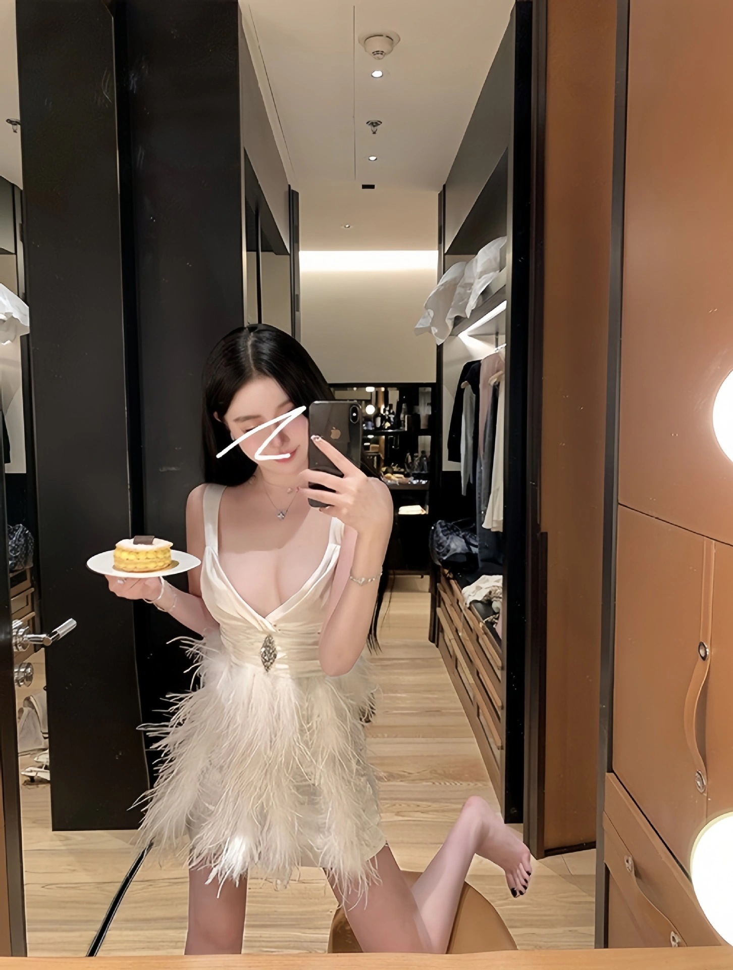 サスペンダードレスは純粋でセクシーな感じ深いv重工業メッシュイレギュラースカートは超妖精気質を持っています