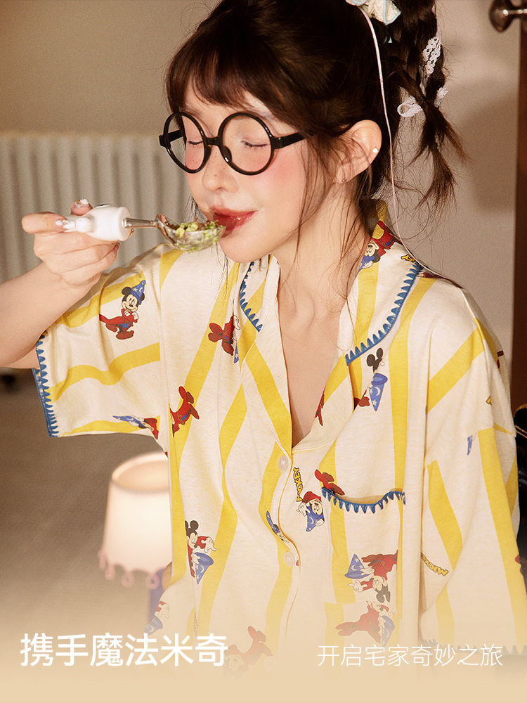 宮蝶【涼感タイプ】ミッキー夏パジャマ女性モーデル綿半袖ストライプホームウェアセット