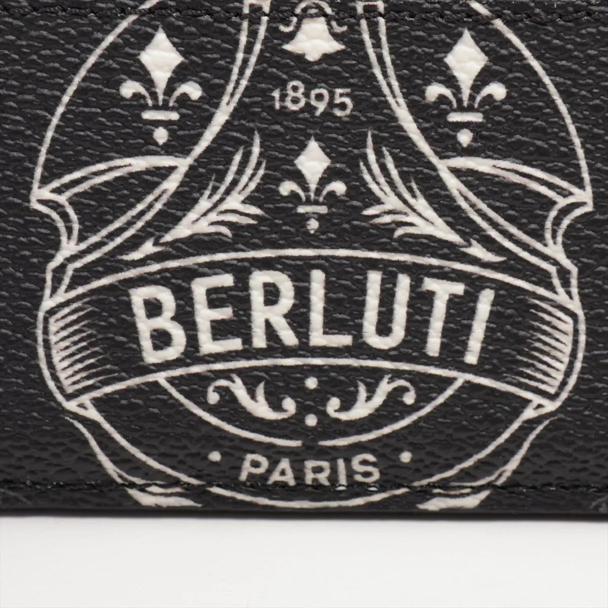 極美品 レザー カードケース 名刺入れ 二つ折り 財布 小銭入れ コンパクト ウォレット ラウンドファスナー コインケース ブラック 黒 メンズ MMM CH50-9 中古 極美品 レザー カードケース 名刺入れ 二つ折り 財布 小銭入れ コンパクト ウォレット ラウンドファスナー コインケース ブラック 黒 メンズ MMM CH50-9 中古