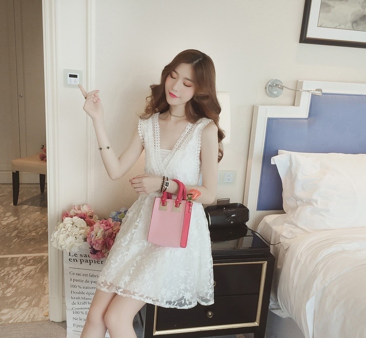 1626.ノースリーブ花柄レースワンピース(ホワイト)2019 春夏 sale パーティー 女子会 結婚式 お呼ばれ レストラン 演奏会 1626.ノースリーブ花柄レースワンピース(ホワイト)2019 春夏 sale パーティー 女子会 結婚式 お呼ばれ レストラン 演奏会