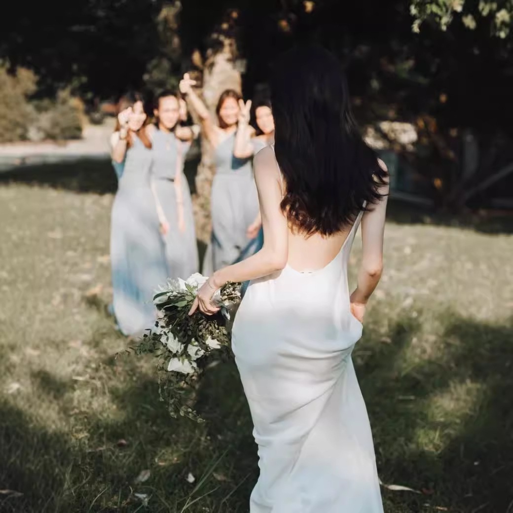 欧米のセクシーな新婦のガーターは大きいです 欧米のセクシーな新婦のガーターは大きいです