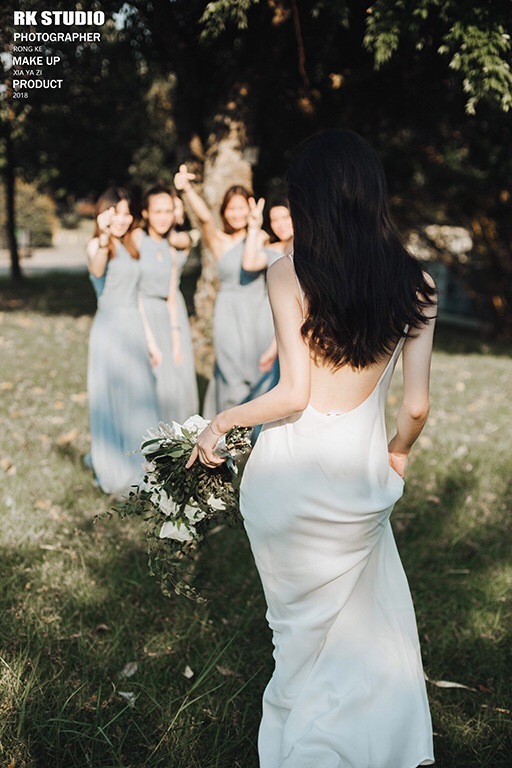 欧米のセクシーな新婦のガーターは大きいです 欧米のセクシーな新婦のガーターは大きいです