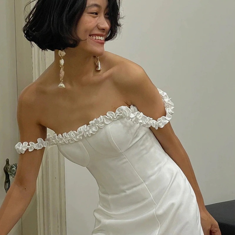 片方の肩サテンウェディングドレス気質の気質花嫁スリムテール女性のためのシンなレトロドレス 片方の肩サテンウェディングドレス気質の気質花嫁スリムテール女性のためのシンなレトロドレス