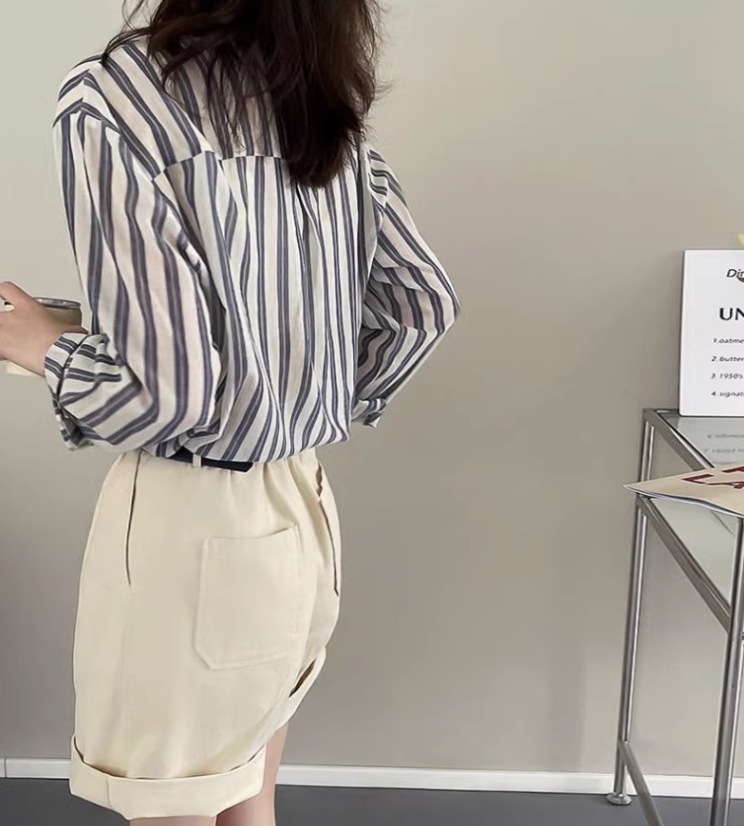 ストライプシャツ トップス Tシャツ シャツ ブラウス ビッグT ロング ロング丈 袖あり 長袖 Vネック 襟付き ストレート Iライン 前開き かわいい 大人可愛い ストライプシャツ トップス Tシャツ シャツ ブラウス ビッグT