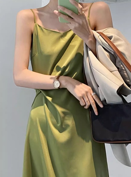 レディース ワンピース プルオーバー ドレス キャミワンピース ロング 袖なし ノースリーブ Vネック スリム 細身 ウエストマーク ハイウエスト サテン 大人可愛い きれいめ シンプル 上品 レディース ワンピース プルオーバー ドレス キャミワンピース ロング 袖なし ノースリーブ Vネック スリム 細身 ウエストマーク ハイウエスト サテン 大人可愛い きれいめ シンプル 上品