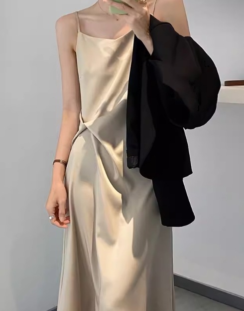 レディース ワンピース プルオーバー ドレス キャミワンピース ロング 袖なし ノースリーブ Vネック スリム 細身 ウエストマーク ハイウエスト サテン 大人可愛い きれいめ シンプル 上品 レディース ワンピース プルオーバー ドレス キャミワンピース ロング 袖なし ノースリーブ Vネック スリム 細身 ウエストマーク ハイウエスト サテン 大人可愛い きれいめ シンプル 上品