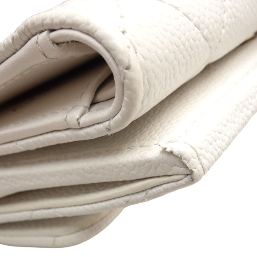 クラシックスモールウォレット ココマーク A84401 三つ折り財布 キャビアスキン ホワイト/180282【中古】