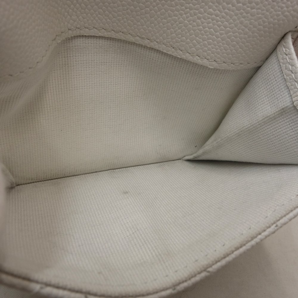 クラシックスモールウォレット ココマーク A84401 三つ折り財布 キャビアスキン ホワイト/180282【中古】