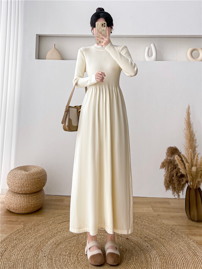 ヘップバーン風黒長袖ニットワンピース子供春冬新作ハーフハイネックウエスト細ボトムロングスカート ヘップバーン風黒長袖ニットワンピース子供春冬新作ハーフハイネックウエスト細ボトムロングスカート