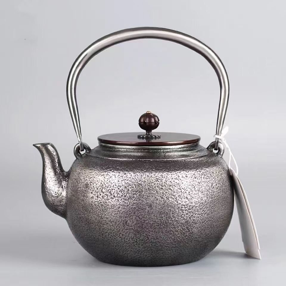 高品質★砂鉄 大容量鉄壺 コーティングなし 手作り鉄 やかんを沸かす お茶の道具 1300ML