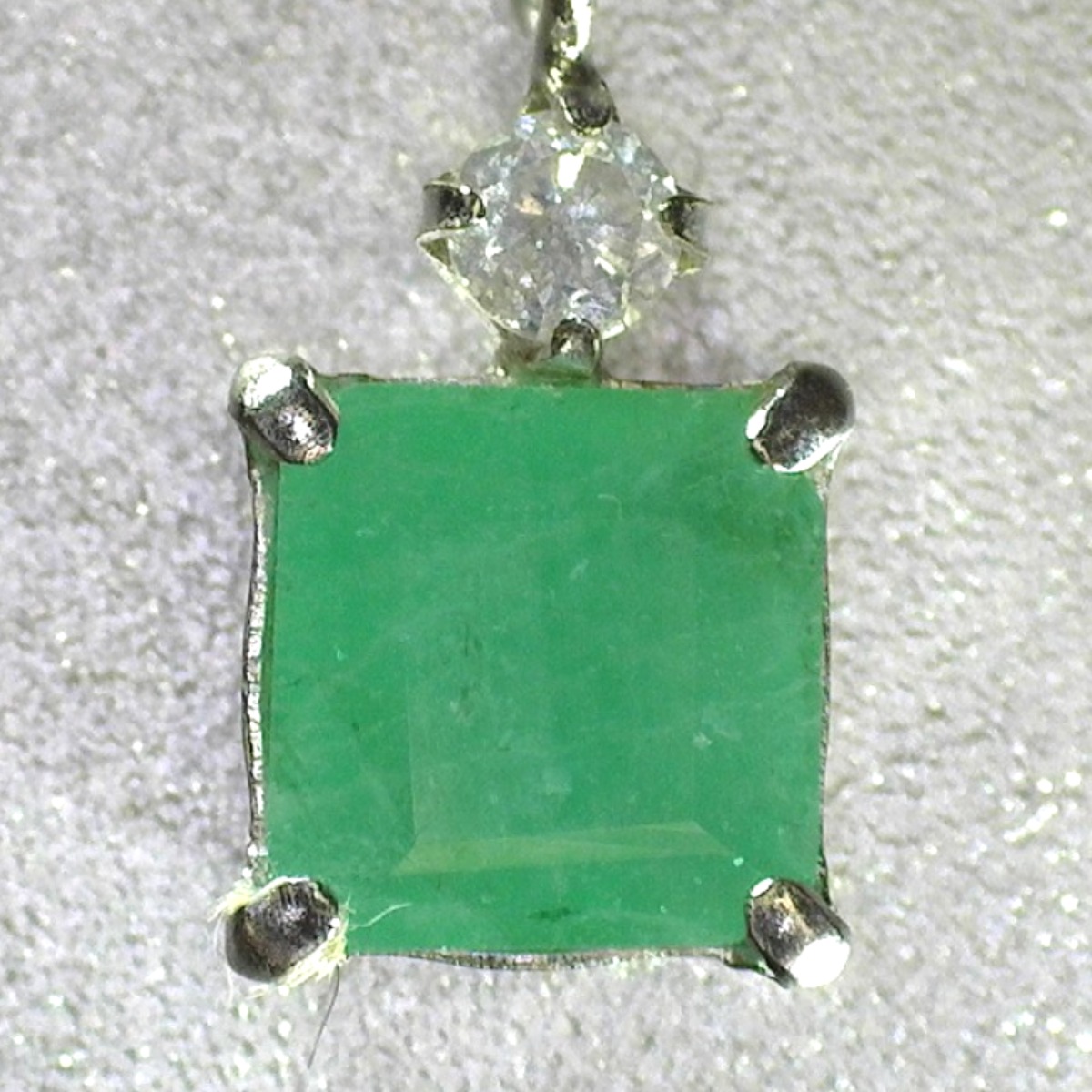 エメラルド K18WG ネックレス ホワイトゴールド×グリーン エメラルド K18WG ネックレス ホワイトゴールド×グリーン