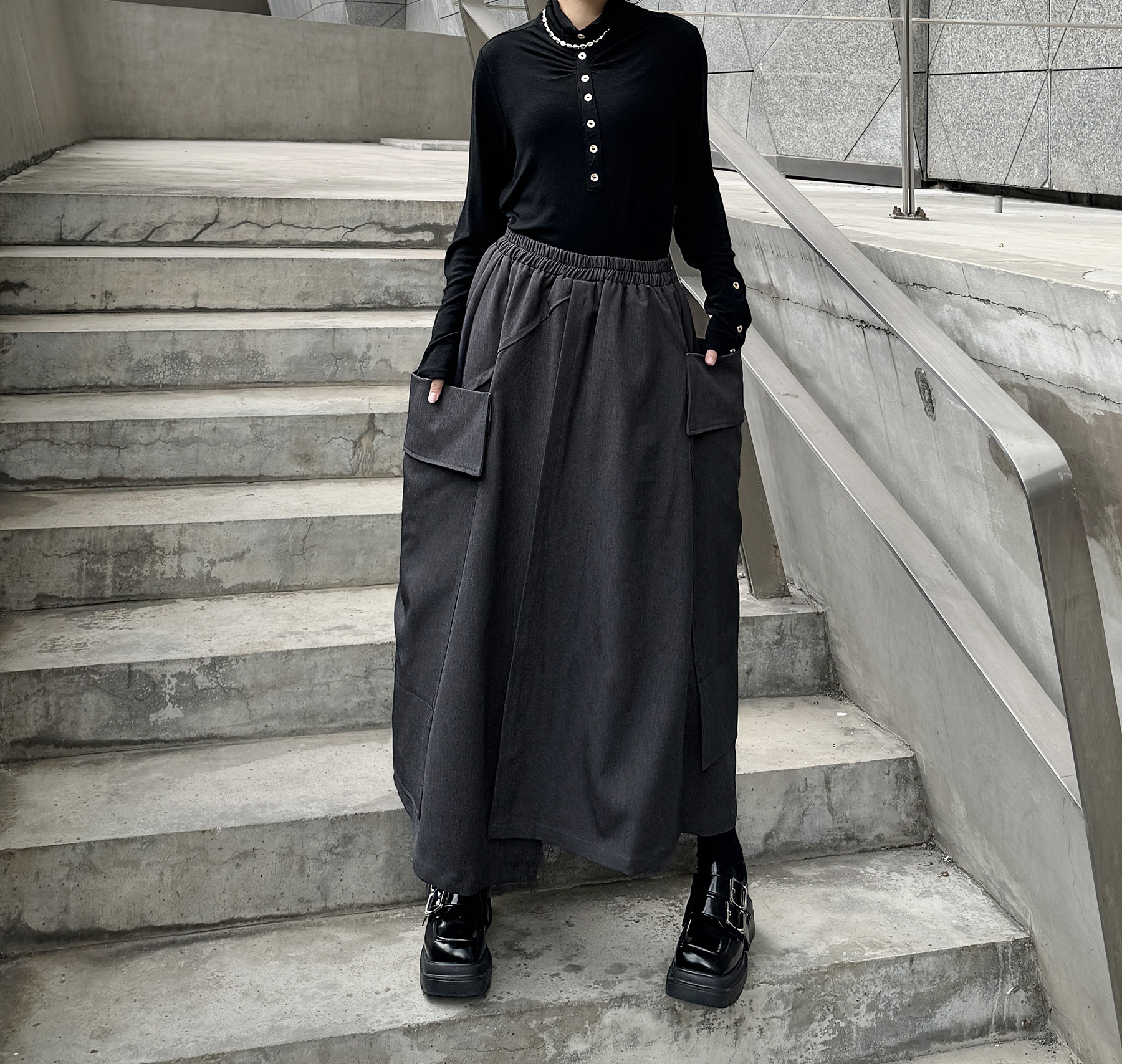 【J.Fashion】 Aラインスカート おしゃれ 大きいポケット 個性的なデザイン ハイウエスト ゴム レディース ロングスカート メガ割