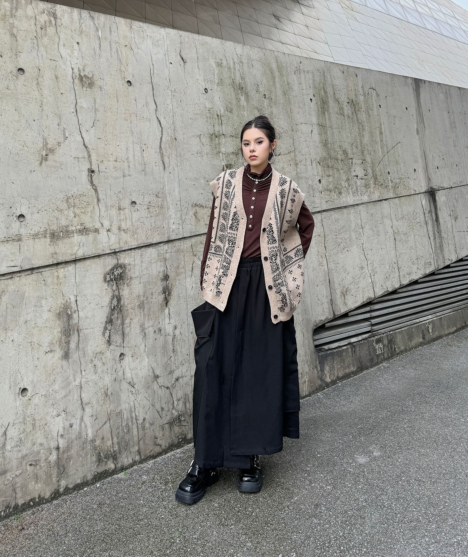 【J.Fashion】 Aラインスカート おしゃれ 大きいポケット 個性的なデザイン ハイウエスト ゴム レディース ロングスカート メガ割