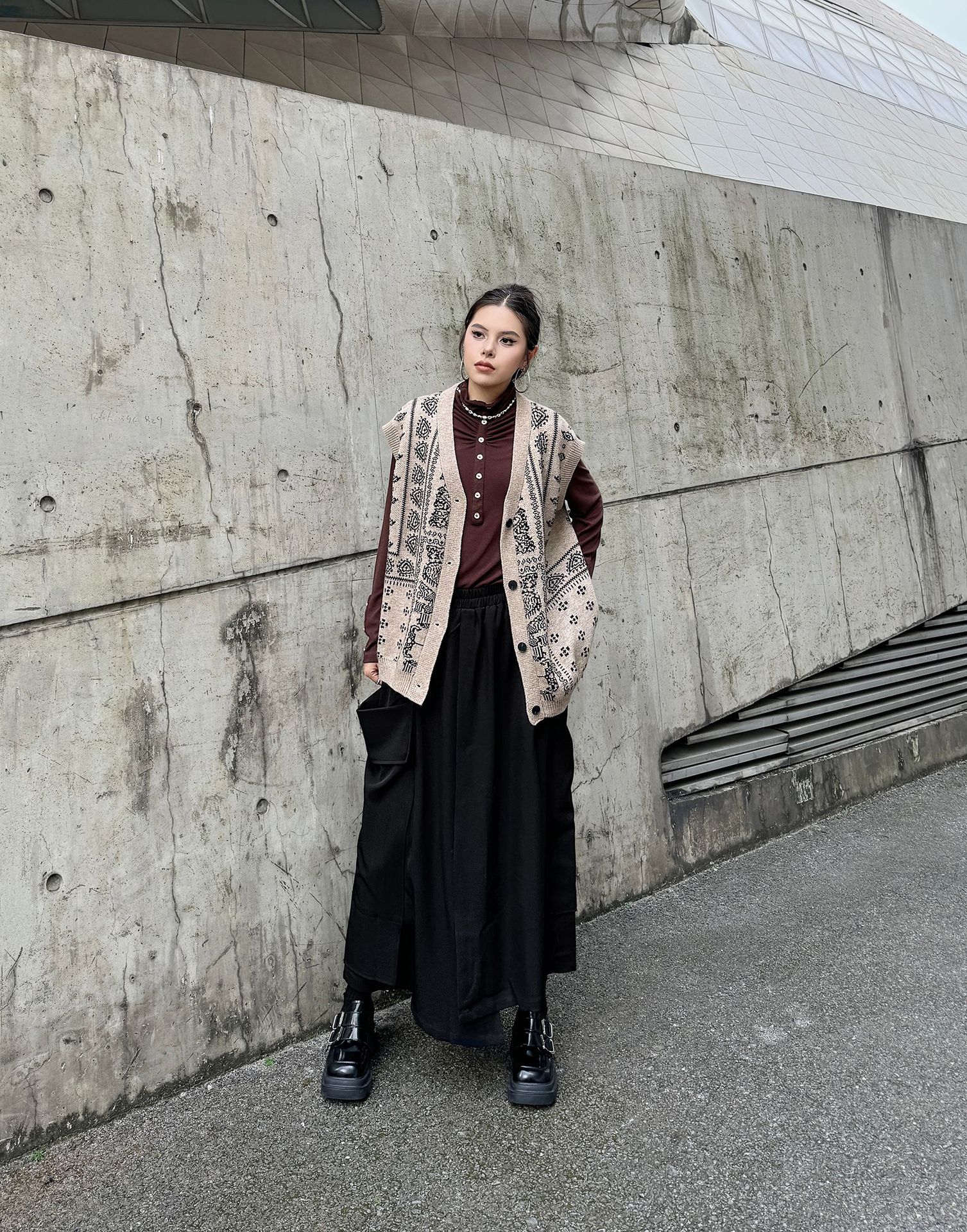 【J.Fashion】 Aラインスカート おしゃれ 大きいポケット 個性的なデザイン ハイウエスト ゴム レディース ロングスカート メガ割