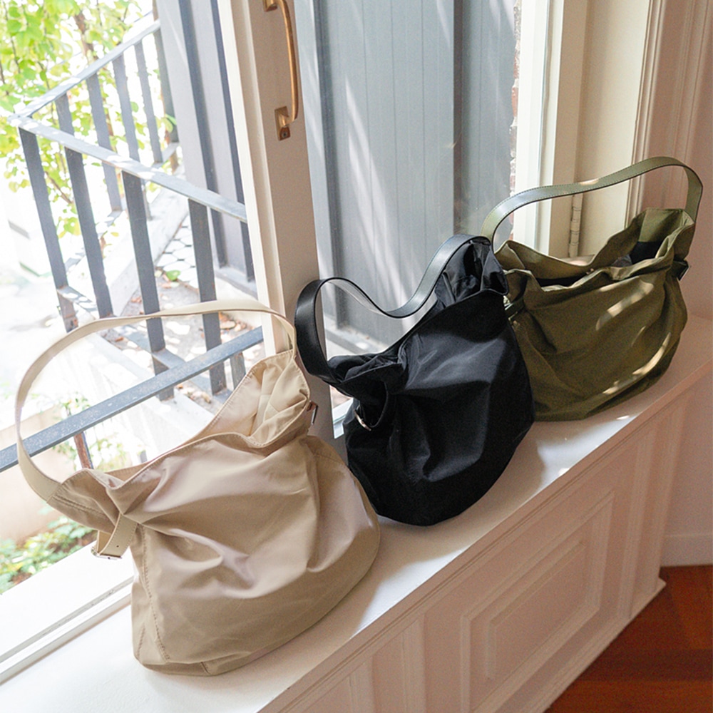 モニテナイロンバックルショルダーバッグ