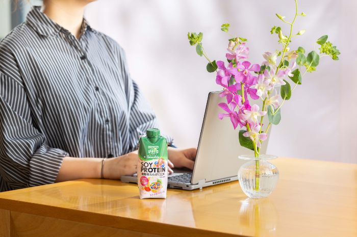 カゴメ 野菜生活100 スムージー ソイ プロテイン ベリーミックス 330ml 紙パック 48本 (12本入×4 まとめ買い) 野菜ジュース Smoothie SOY PROTEIN mix カゴメ 野菜生活100 スムージー ソイ プロテイン ベリーミックス 330ml 紙パック 48本 (12本入×4 まとめ買い) 野菜ジュース Smoothie SOY PROTEIN mix