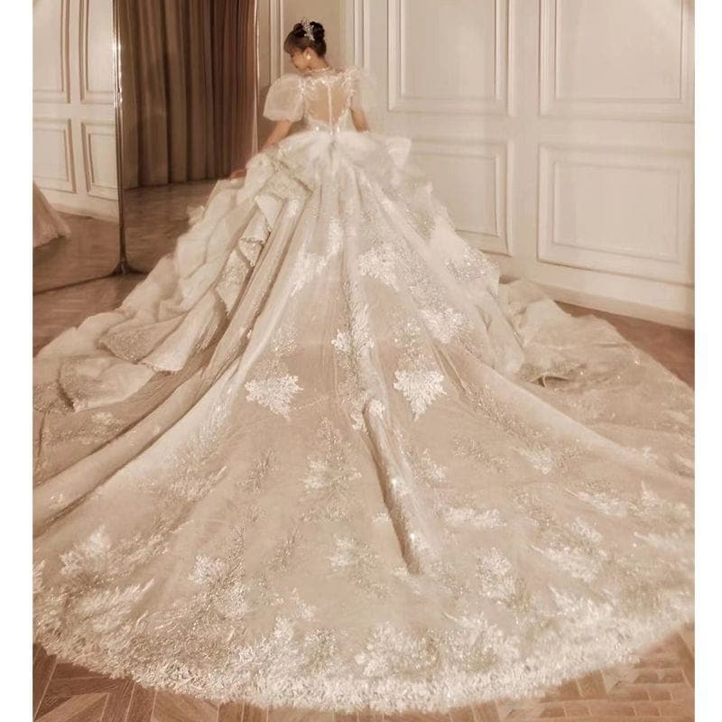 パフスリーブプチウェディングドレス2025 花嫁重工感ビッグテール2025 パフスリーブプチウェディングドレス2025 花嫁重工感ビッグテール2025