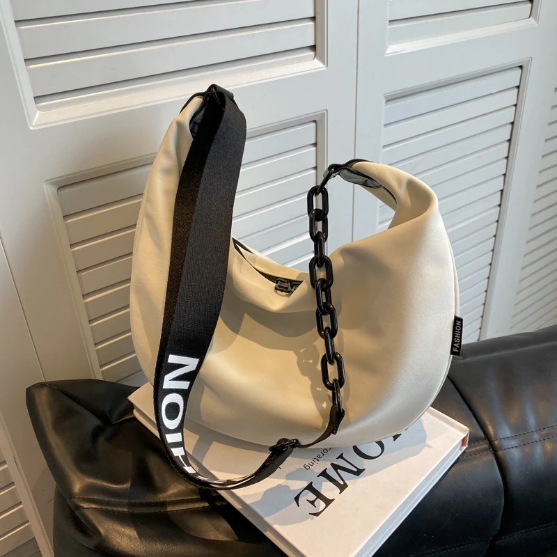 斜め掛けバッグ ショルダーバッグ ハンドバッグ トートバック ホーボーバッグ チェーンバッグ カジュアルバッグ レトロ リンジ 多機能 軽量 OL通勤 百掛け 日系 学生かばん シンプル ins 斜め掛けバッグ ショルダーバッグ ハンドバッグ トートバック ホーボーバッグ チェーンバッグ カジュアルバッグ レトロ リンジ 多機能 軽量 OL通勤 百掛け 日系 学生かばん シンプル ins