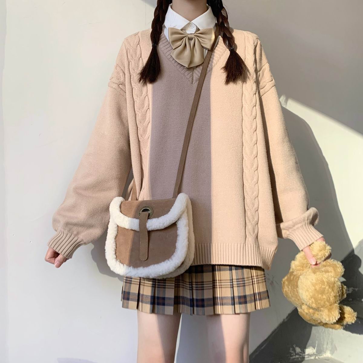 新入庫 ライン入り ケーブル Vネック ニットセーター ホワイト スクール 制服 セーター 学生服
