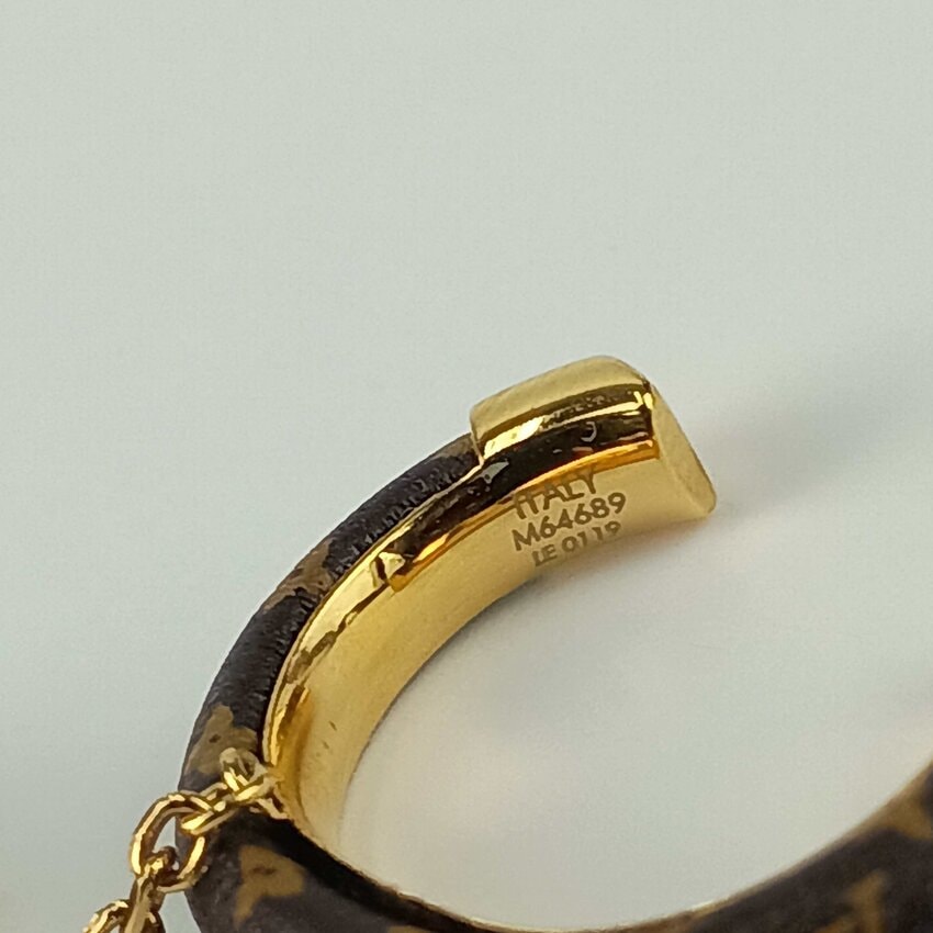 ルイヴィトン 指輪 セット バーグ ワイルドLV モノグラムキャンバス メタル M64689 4連リング ブラウン ゴールド 女性 ファッションリング 小物 ジュエリー【本物保証】 ルイヴィトン 指輪 セット バーグ ワイルドLV モノグラムキャンバス メタル M64689 4連リング ブラウン ゴールド 女性 ファッションリング 小物 ジュエリー【本物保証】