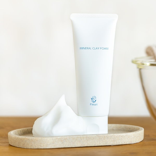 お買い得，格安】 フルリ ミネラルクレイフォーム 洗顔フォーム