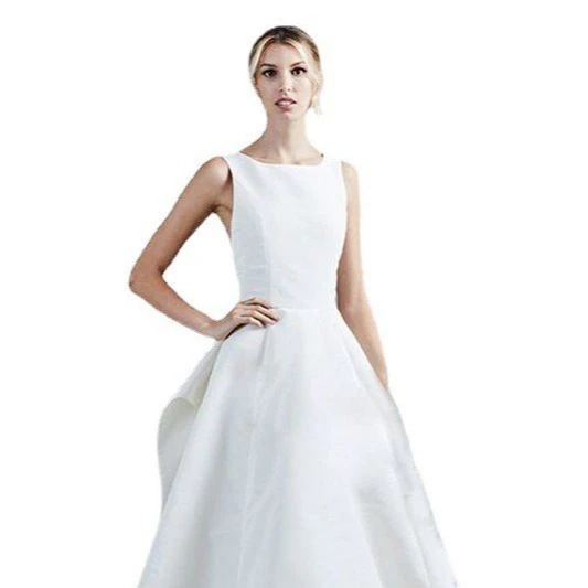 新商品のレトロな肩のシンプルな雰囲気のサテンのウェディングドレスの花嫁森系屋外の軽いウェディングドレス 新商品のレトロな肩のシンプルな雰囲気のサテンのウェディングドレスの花嫁森系屋外の軽いウェディングドレス