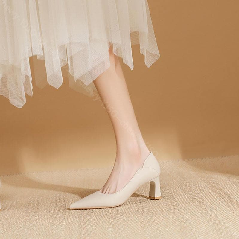 777円OFFクーポン パンプス 痛くない レディースパンプス ポインテッドトゥ ハイヒール 太ヒール 6cmヒール 結婚式 二次会 パーティー 歩きやすい 大きいサイズ 小さいサイズ オフィス フォ