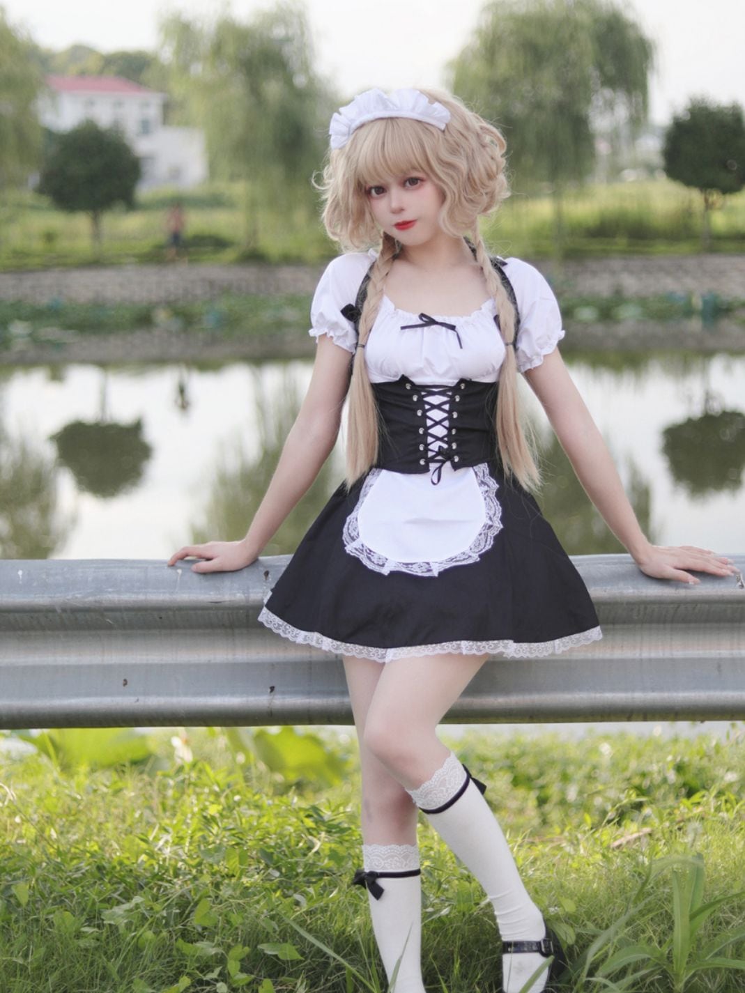 新しいフレンチメイド衣装かわいいメイド衣装ロリータ二次元セクシースーツロールプレイ