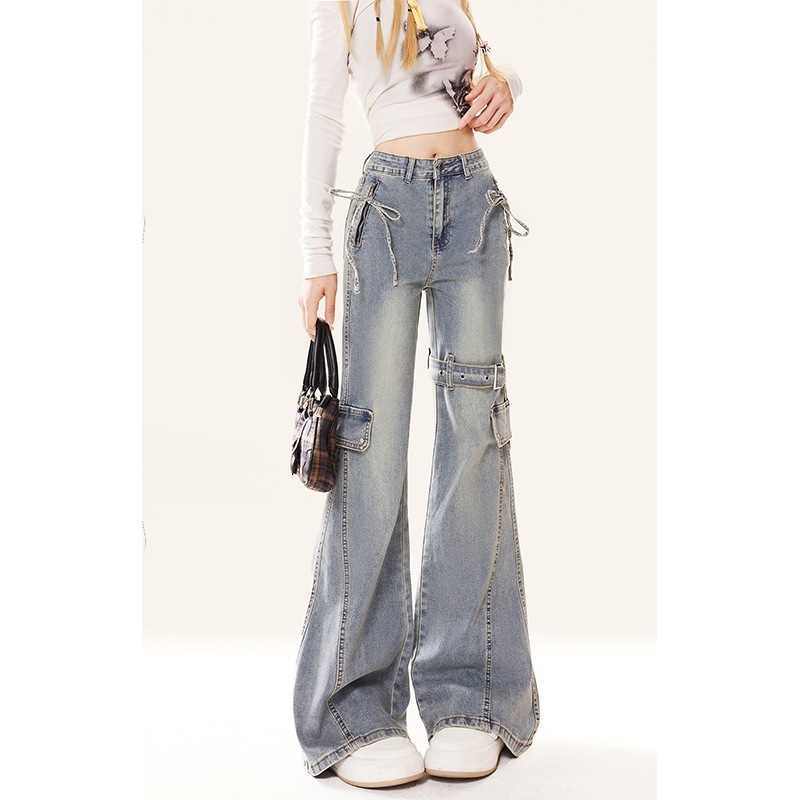 早秋の蝶結びの微ラッパジーパンの女性春秋の新型ギャルはやせています