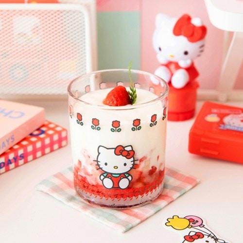 Sanrio ハローキティ レトロ カップ 3P セット Sanrio ハローキティ レトロ カップ 3P セット