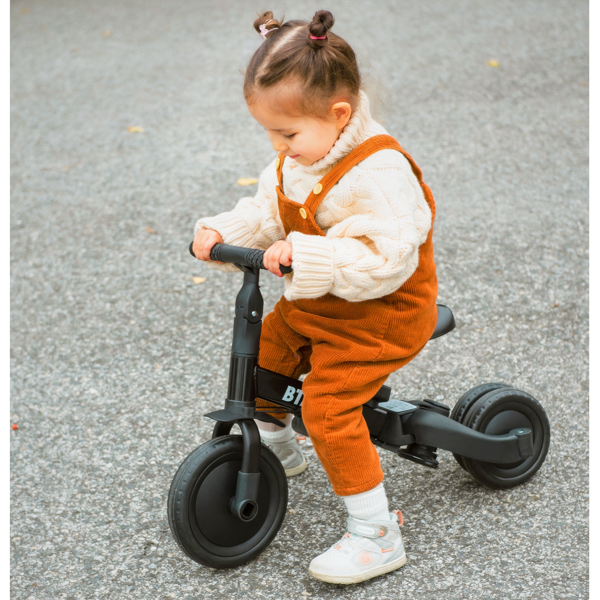 メガ割 母の日】三輪車 足けりバイク 一台4役 ベビーカー かじとり