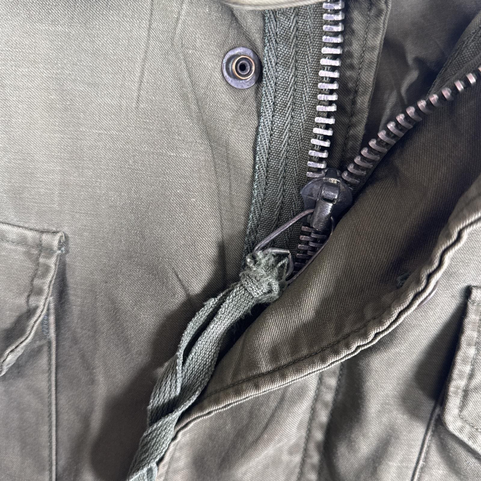 古着 60s/60年代 ヴィンテージ ミリタリージャケット M-65 フィールドジャケット 2nd CONMARジッパー 実物 オリーブグリーン メンズ 古着 60s/60年代 ヴィンテージ ミリタリージャケット M-65 フィールドジャケット 2nd CONMARジッパー 実物 オリーブグリーン メンズ