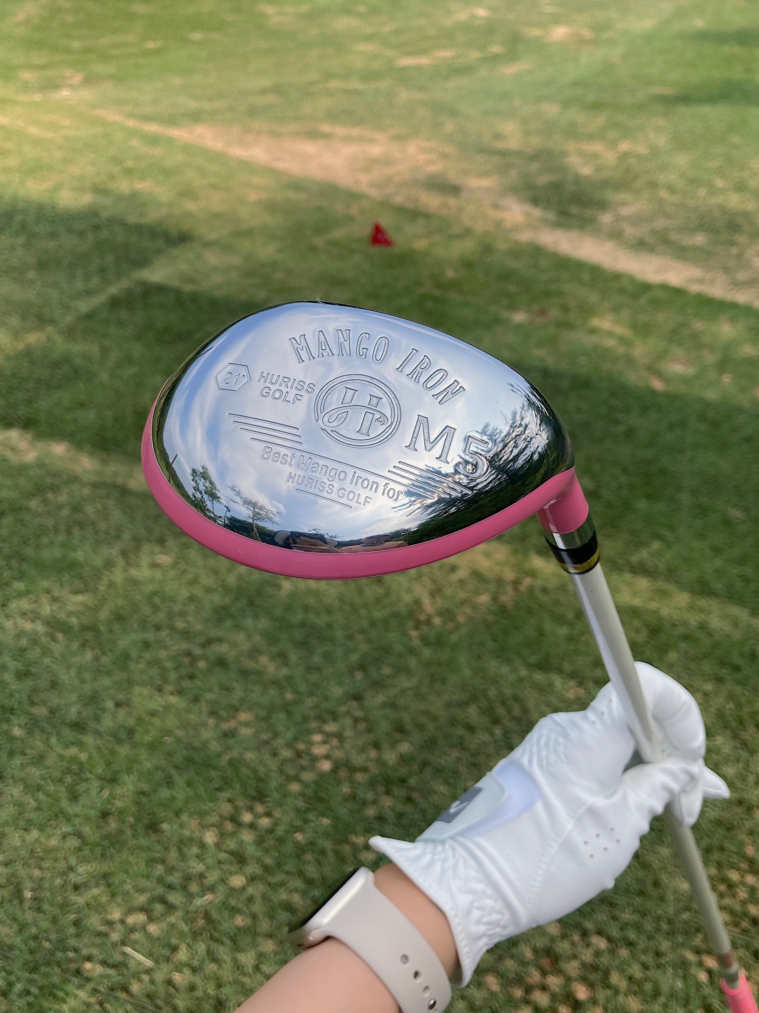 HURISS GOLF 韓国人気のクラブ　マンゴアイアン　飛距離上昇　カラフルなヘッド