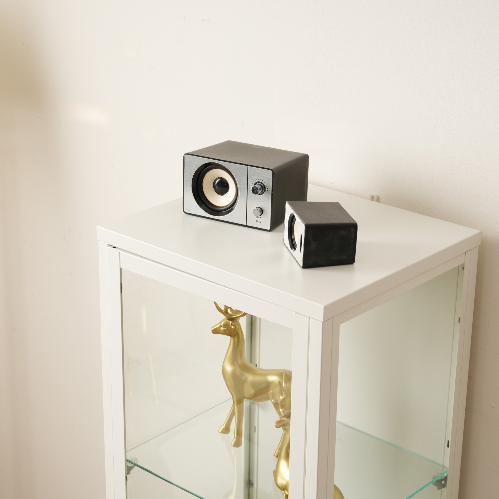 【国内発送,送.料無料】A135コレクションケース コレクションシェルフ ガラスディスプレイキャビネット おしゃれ 棚高さ調節可能 強化ガラス サイズ：幅40*奥行35*高さ120CM ホワイト