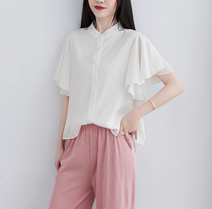 トップス ブラウス ミディアム丈 袖あり 半袖 ホルンスリーブ 萌袖 襟なし スタンドカラー シフォン 前開き かわいい 大人可愛い きれいめ シンプル 上品 おしゃれ お洒落 アジアン エスニック トップス ブラウス ミディアム丈 袖あり 半袖 ホルンスリーブ 萌袖 襟なし スタンドカラー シフォン 前開き かわいい 大人可愛い きれいめ シンプル 上品 おしゃれ お洒落 アジアン エスニック
