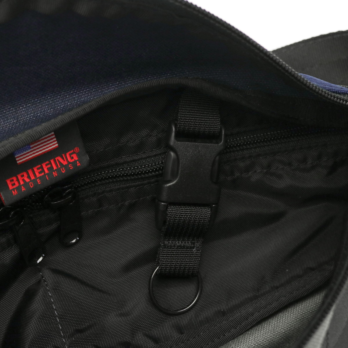 日本正規品 ボディバッグ MADE IN USA COLLECTION TRIPOD MULTI COLOR ショルダー ウエスト 斜めがけ ナイロン 25周年 限定 メンズ BRA231L53 日本正規品 ボディバッグ MADE IN USA COLLECTION TRIPOD MULTI COLOR ショルダー ウエスト 斜めがけ ナイロン 25周年 限定 メンズ BRA231L53