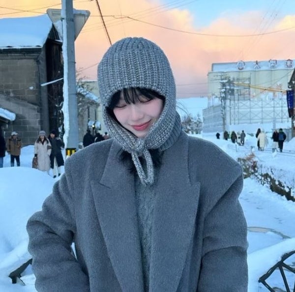 supreme シュプリーム　ビーニー　ニット帽　aespa カリナ着用 Supreme シュプリーム ニット帽 ビーニー ブラック 黒 カリナ着用