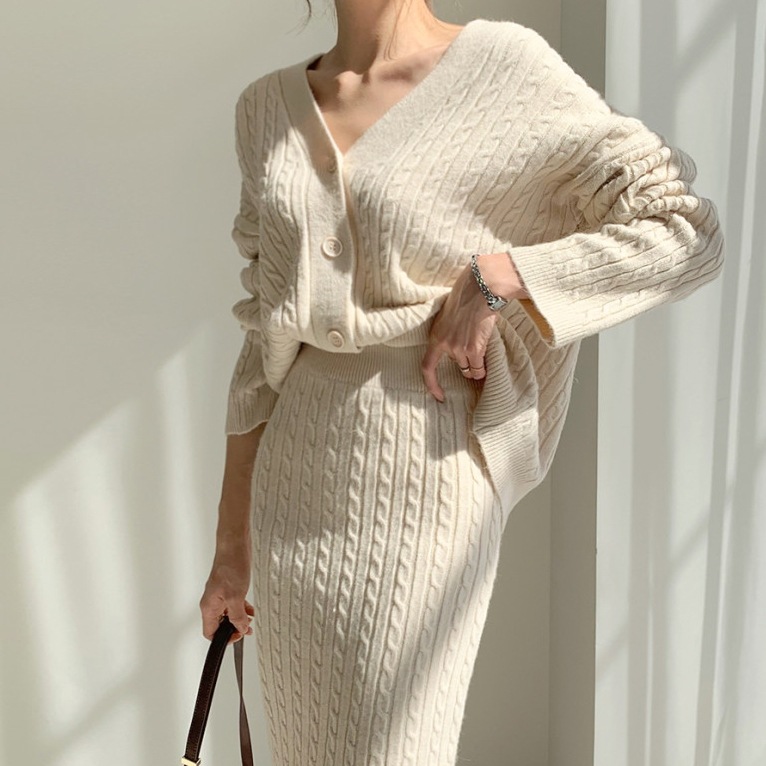 セットアップ ２点セット ロング丈 スカート ニット 長袖 Vネック 上下セット かわいい 大人可愛い きれいめ シンプル 大人 上品 おしゃれ 大人可愛い 大人女子 こなれ感 セクシー
