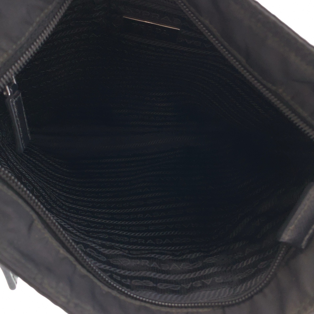 美品 テスート 三角ロゴプレート ブラック 黒 シルバー金具 ナイロン VA0340 ショルダーバッグ メッセンジャーバッグ メンズ 502878