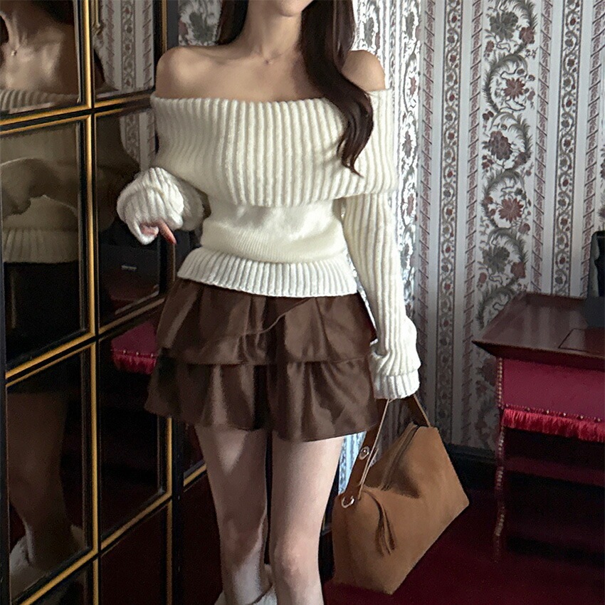 [メガ割りSALE]ワイドオフショルクリームサムホールニット