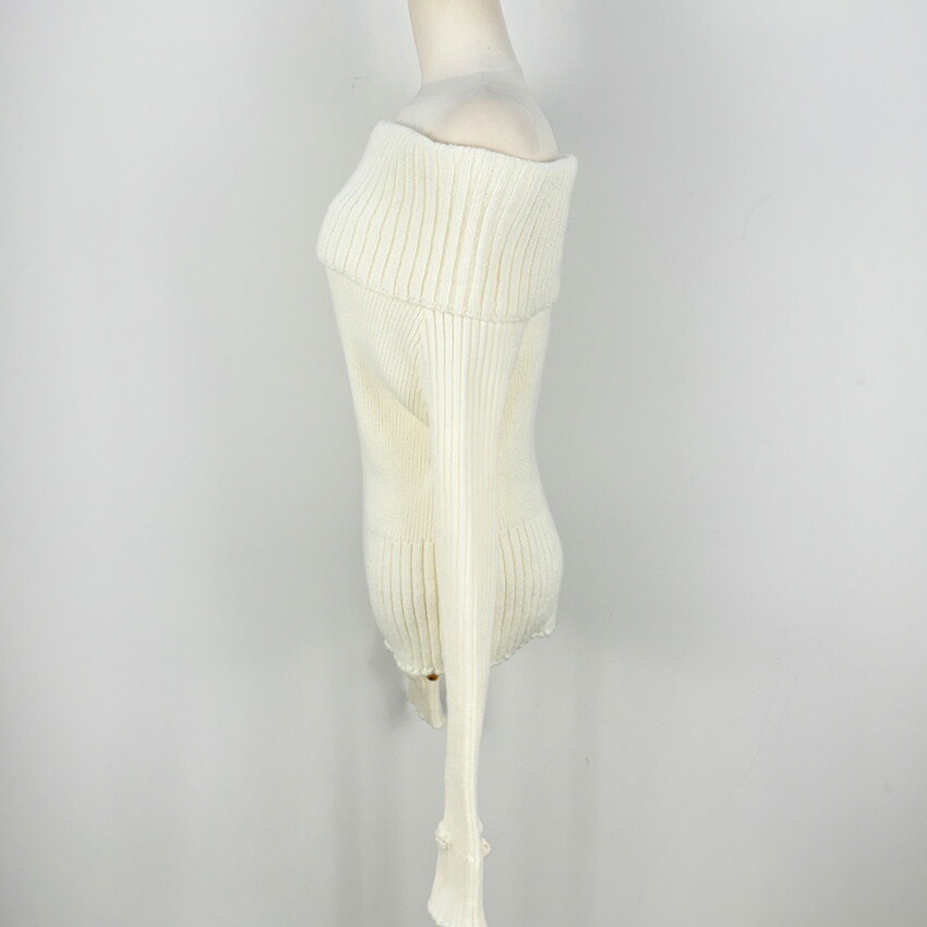 [メガ割りSALE]ワイドオフショルクリームサムホールニット